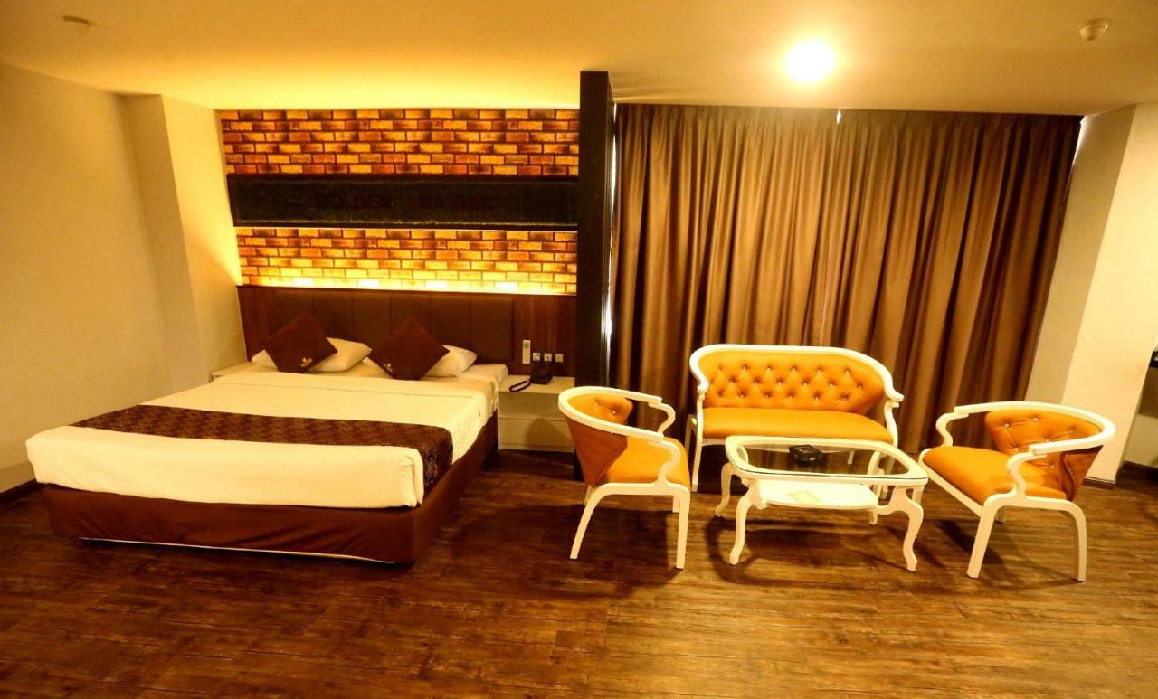Golden Nasmir Hotel บูกิต เมอร์ตาจัม ภายนอก รูปภาพ