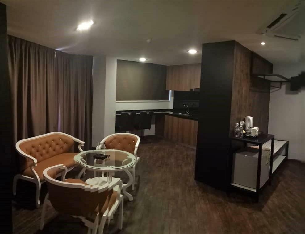 Golden Nasmir Hotel บูกิต เมอร์ตาจัม ภายนอก รูปภาพ